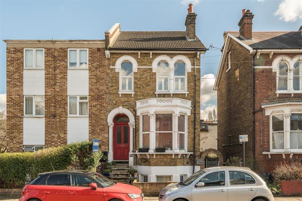 2 bedrooms Apartment in Lewisham, United Kingdom No. 10077