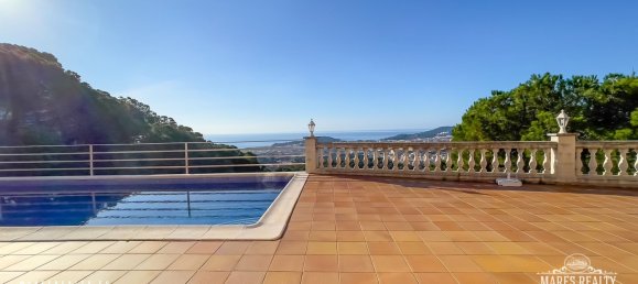 5 bedrooms Villa in Lloret de Mar, Spain No. 10881 2