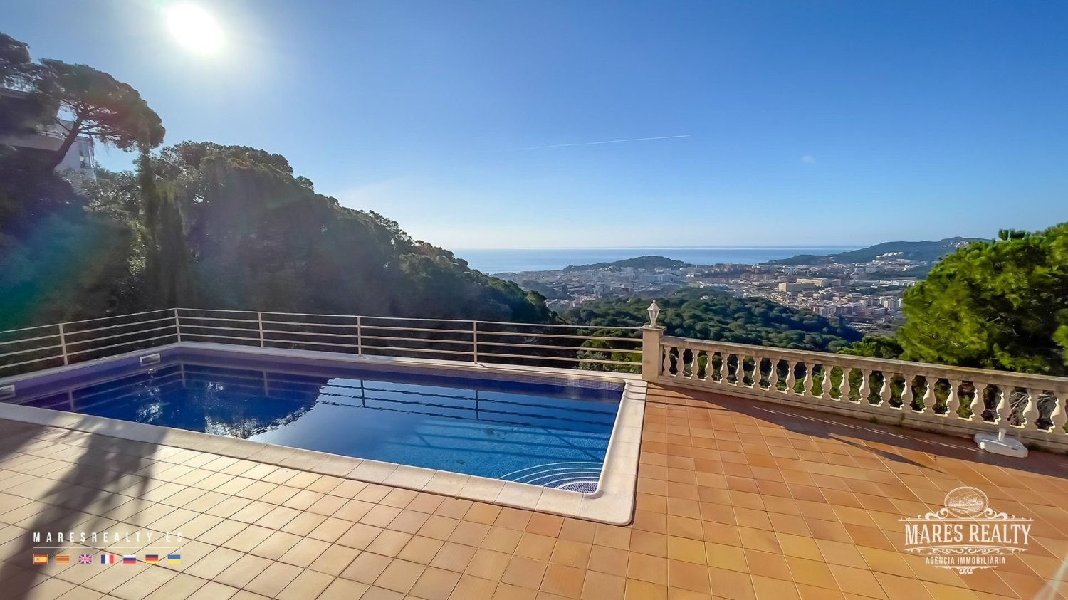 5 bedrooms Villa in Lloret de Mar, Spain No. 10881