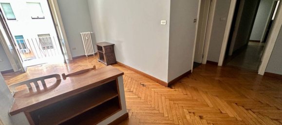 2 bedrooms Apartment in Milan, Italy No. 316919 3