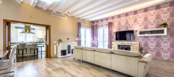 4 bedrooms Villa in Istan, Spain No. 140556 10