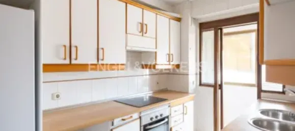 Apartamento de 4 dormitorios en Madrid, Spain No. 176746 5