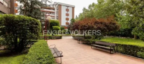 Apartamento de 4 dormitorios en Madrid, Spain No. 176746 50