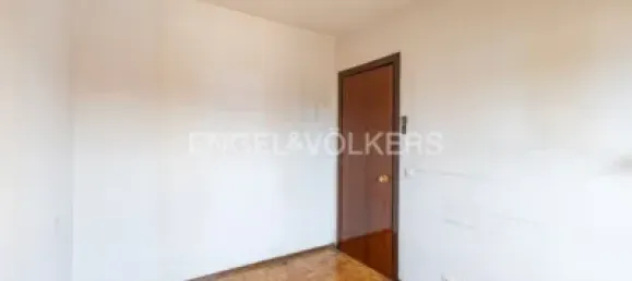 Apartamento de 4 dormitorios en Madrid, Spain No. 176746 16