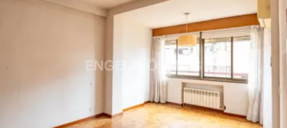 Apartamento de 4 dormitorios en Madrid, Spain No. 176746 13