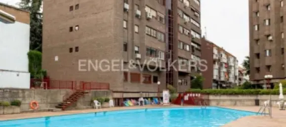 Apartamento de 4 dormitorios en Madrid, Spain No. 176746 31