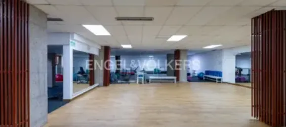 Apartamento de 4 dormitorios en Madrid, Spain No. 176746 36