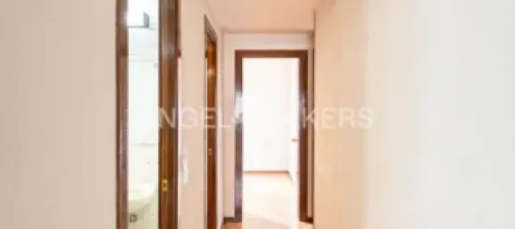 Apartamento de 4 dormitorios en Madrid, Spain No. 176746 3