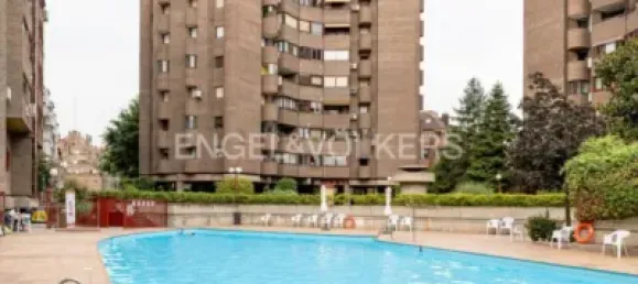 Apartamento de 4 dormitorios en Madrid, Spain No. 176746 30