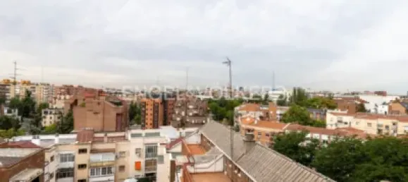 Apartamento de 4 dormitorios en Madrid, Spain No. 176746 40
