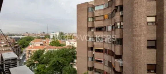 Apartamento de 4 dormitorios en Madrid, Spain No. 176746 33