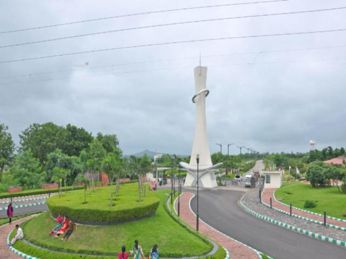  Land in Indore, India No. 33983