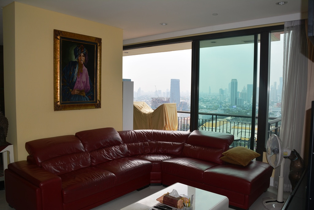 3 bedrooms Condo in Bangkok, Thailand No. 7447