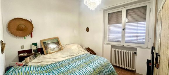6 rooms Apartment in Livorno, Italy No. 179058 5