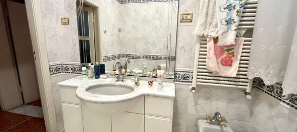 6 rooms Apartment in Livorno, Italy No. 179058 9