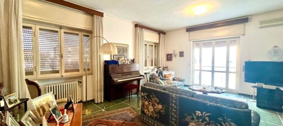 6 rooms Apartment in Livorno, Italy No. 179058 28