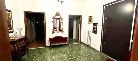 6 rooms Apartment in Livorno, Italy No. 179058 2