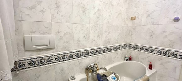 6 rooms Apartment in Livorno, Italy No. 179058 10