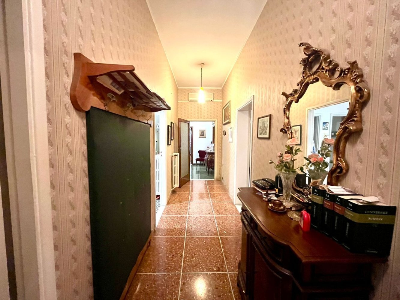 6 rooms Apartment in Livorno, Italy No. 179058