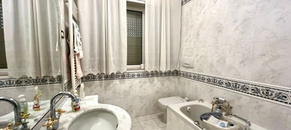 6 rooms Apartment in Livorno, Italy No. 179058 11