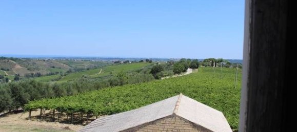 19 rooms House in Scerni, Italy No. 227712 8