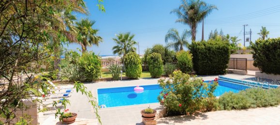 5 bedrooms Villa in Paralimni, Cyprus No. 921 18