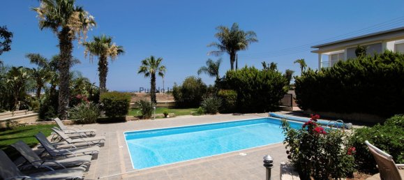 5 bedrooms Villa in Paralimni, Cyprus No. 921 21