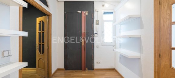 4 bedrooms Apartment in Madrid, Spain No. 137370 15