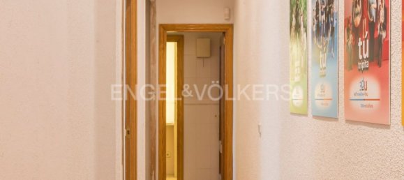 4 bedrooms Apartment in Madrid, Spain No. 137370 16