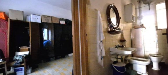 2 rooms Apartment in Viterbo, Italy No. 87039 4