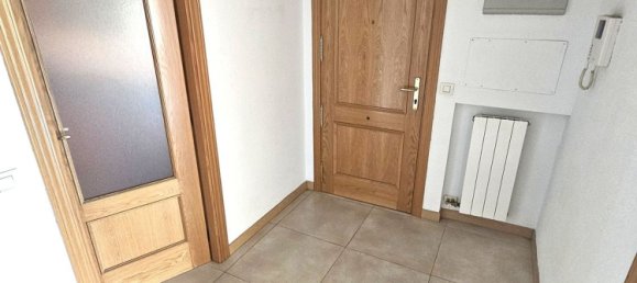 4 bedrooms Apartment in Zaragoza, Spain No. 184333 4