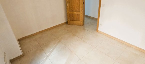 4 bedrooms Apartment in Zaragoza, Spain No. 184333 19