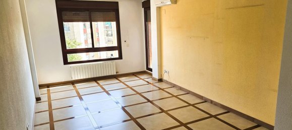 4 bedrooms Apartment in Zaragoza, Spain No. 184333 6