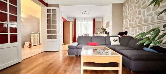 3 bedrooms House in Sainte-Genevieve-des-Bois, France No. 165510 2