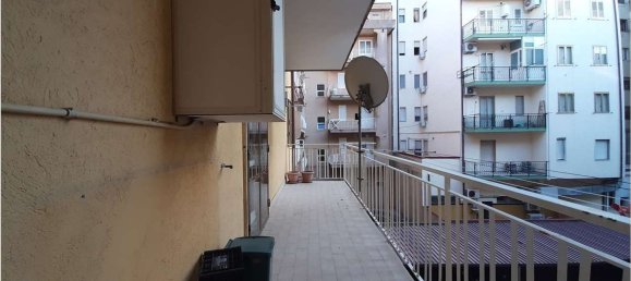 Квартира с 6 комнатами в Катандзаро, Италия № 178946 8