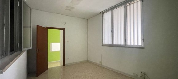 550m² Commercial property in Martina Franca, Italy No. 76519 15