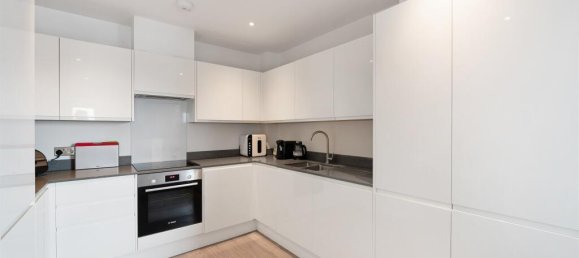 2 bedrooms Apartment in Surbiton, United Kingdom No. 9958 4