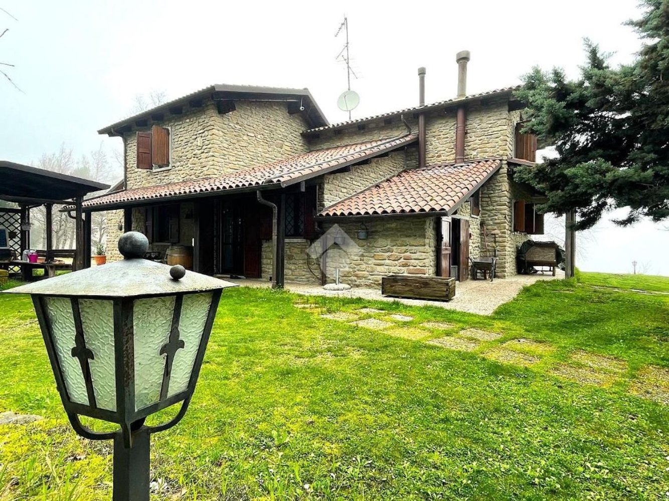 6 rooms Villa in Fontanelice, Italy No. 15235