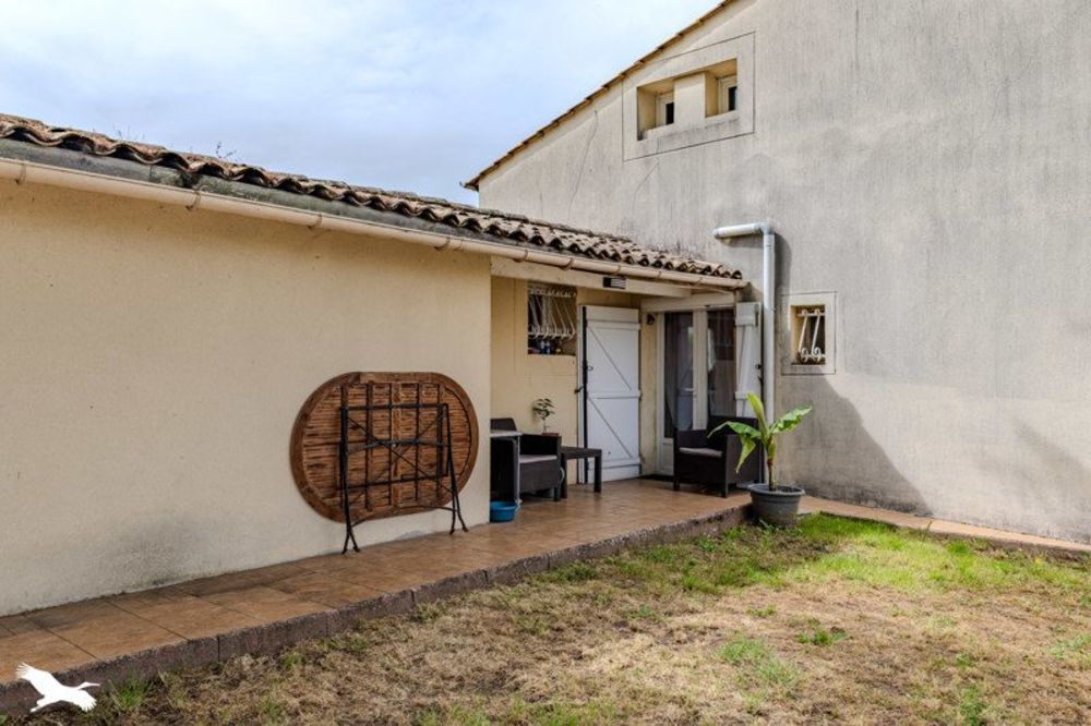 Casa de 2 dormitorios en Arveyres, France No. 279609