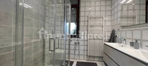 Apartamento de 4 dormitorios en Roncoferraro, Italy No. 225340 12