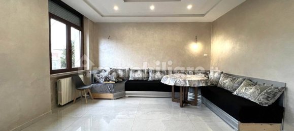 Apartamento de 4 dormitorios en Roncoferraro, Italy No. 225340 2
