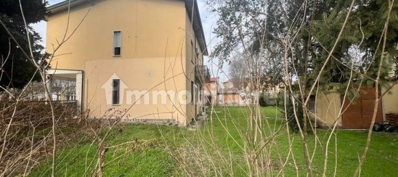 Apartamento de 4 dormitorios en Roncoferraro, Italy No. 225340 21