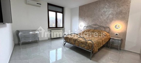 Apartamento de 4 dormitorios en Roncoferraro, Italy No. 225340 14