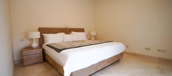 3 bedrooms Penthouse in Marbella, Spain No. 104428 10