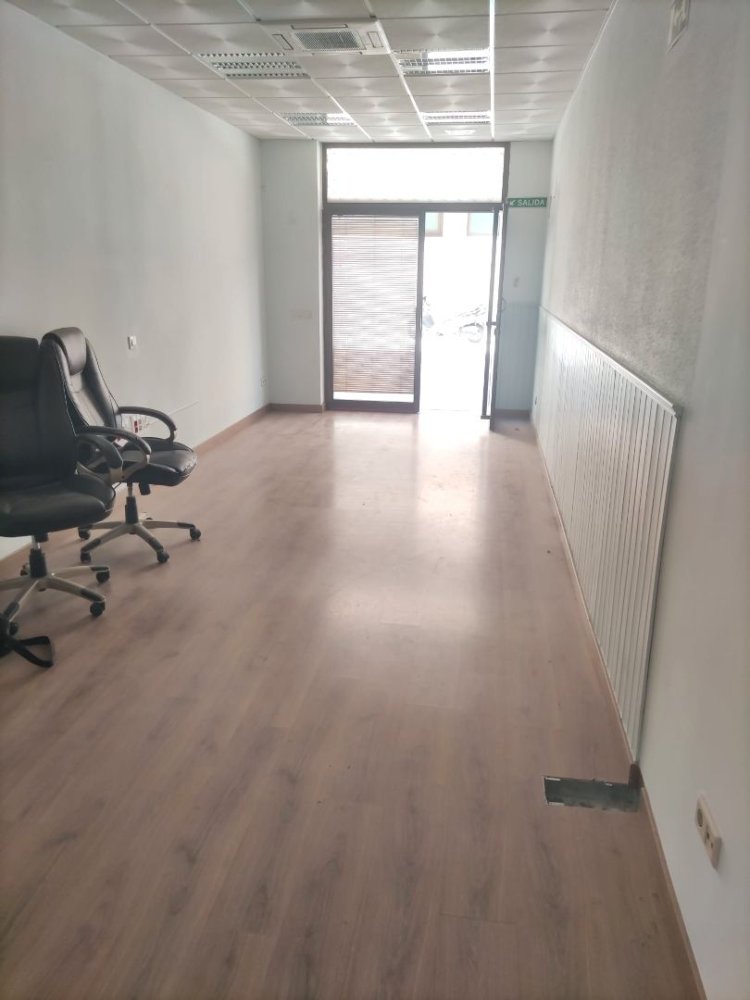 45m² Commercial property in Torrijos, Spain No. 257857