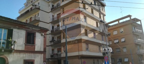 Квартира с 4 комнатами в Кьети, Италия № 127057 19