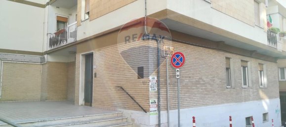 Квартира с 4 комнатами в Кьети, Италия № 127057 2