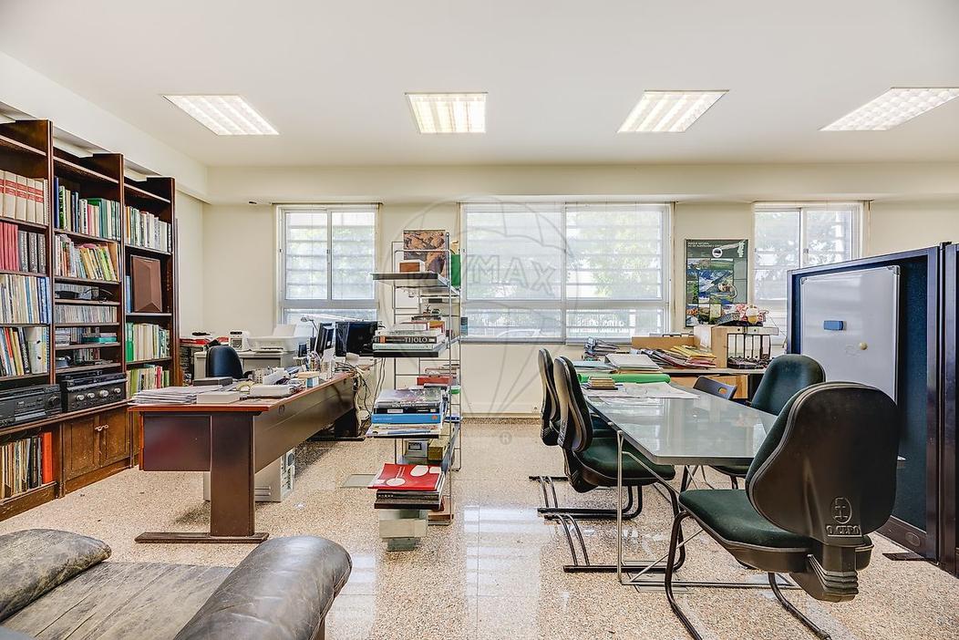 78m² Commercial property in Amadora, Portugal No. 282621