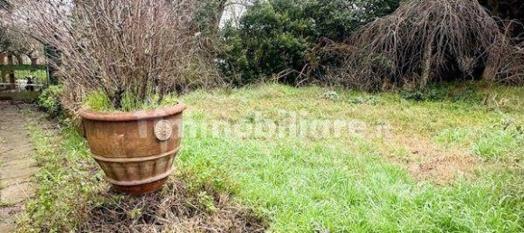 Villa de 4 dormitorios en Calcinaia, Italy No. 204347 14