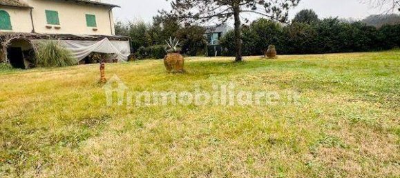 Villa de 4 dormitorios en Calcinaia, Italy No. 204347 2